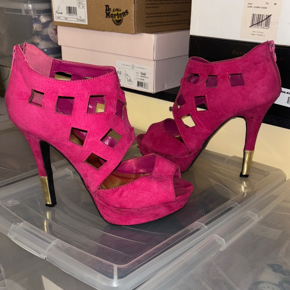 Pink Cutout Heels with Gold Accents - Picture 1 of 7
